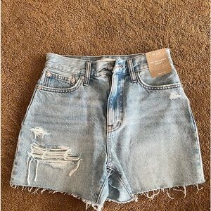 Madewell The Mom Jean Short